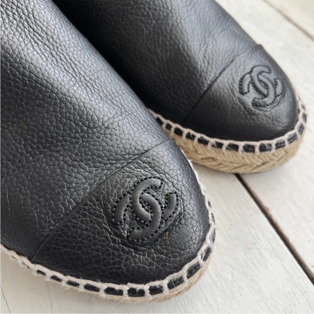 Rare CHANEL Womens CC Logo Cap Toe Espadrilles Black Leather sz 40 Tweed Quilted - Picture 7 of 15